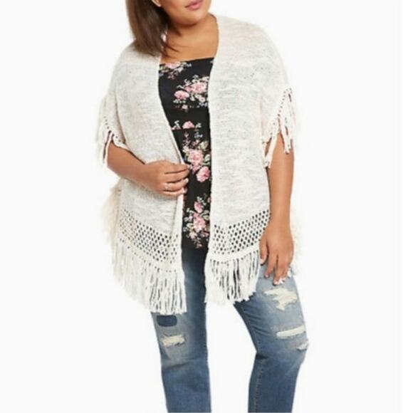 Torrid Ivory Fringe Poncho Cardigan Sweater Size 2X - Picture 1 of 6
